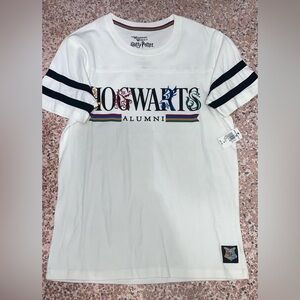 Men’s Hogwarts alumni short sleeve T-shirts from Universal Studios new with tag